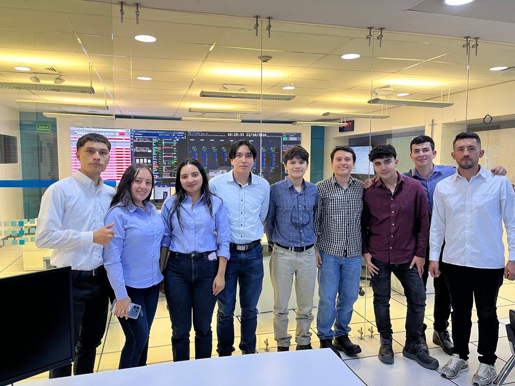 Visita estudiantes Eléctrica UIS a Medellín
