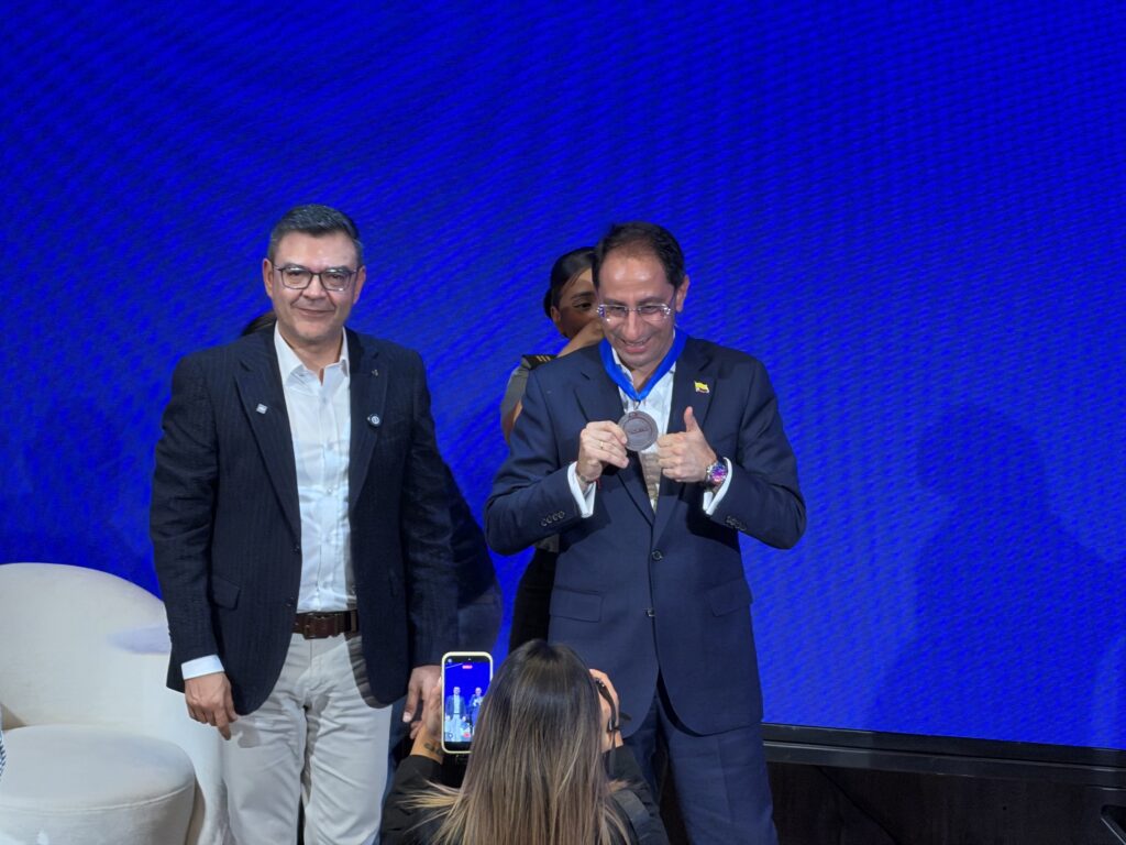 Director del ICETEX y Vicepresidente de la república de Colombia. 