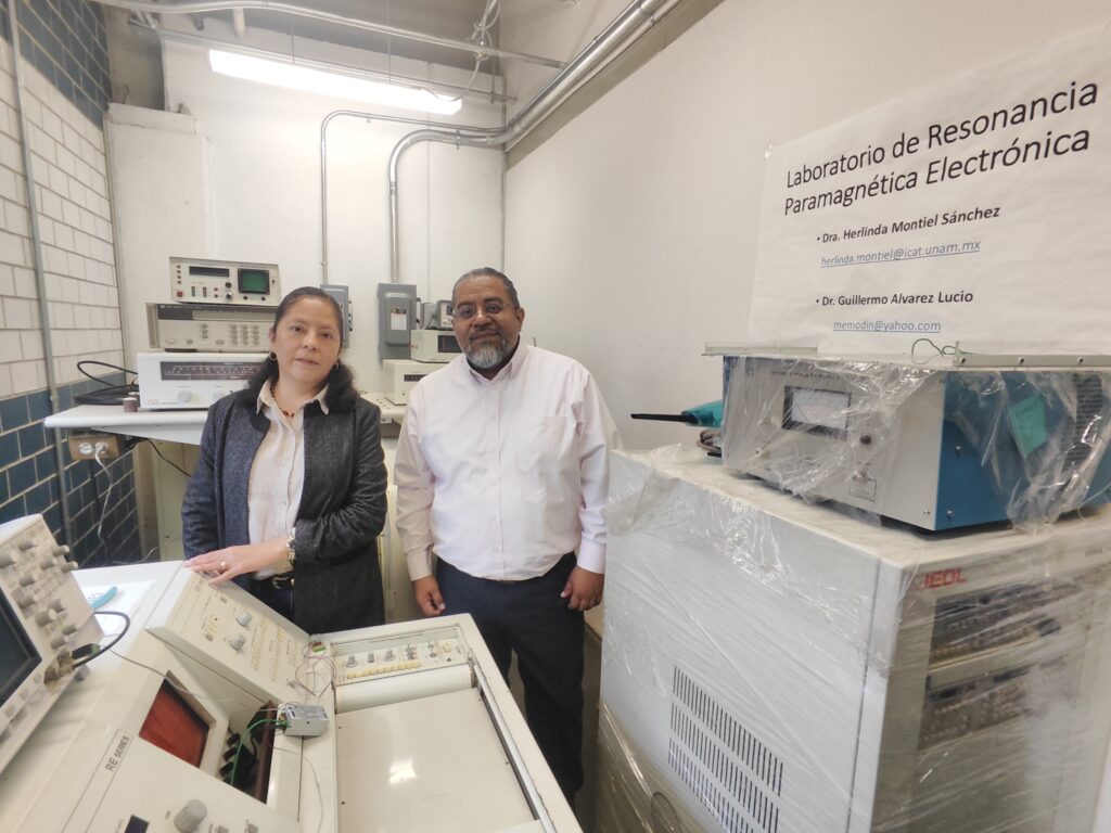 Profesor UIS en el Laboratorio de Resonancia Paramagnética de la UNAM