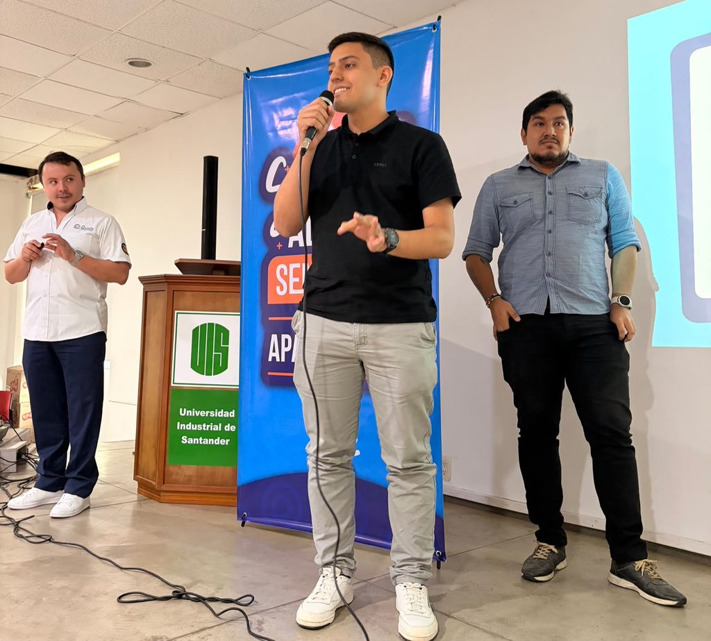 Estudiantes de la universidad en una actividad organizada por Quala