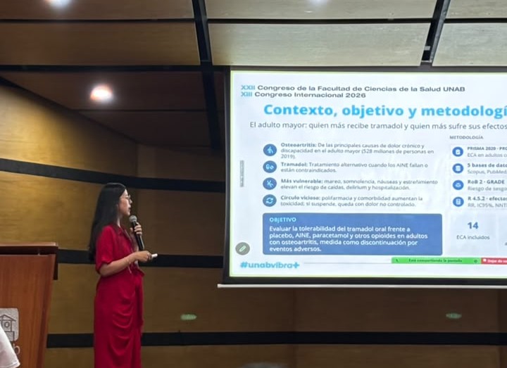 Estudiante presentando la Sustentación de su trabajo