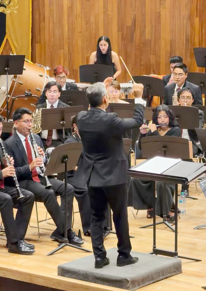 Guillermo Gordillo profesor UIS lideró la banda sinfónica de la UNAM en México. 