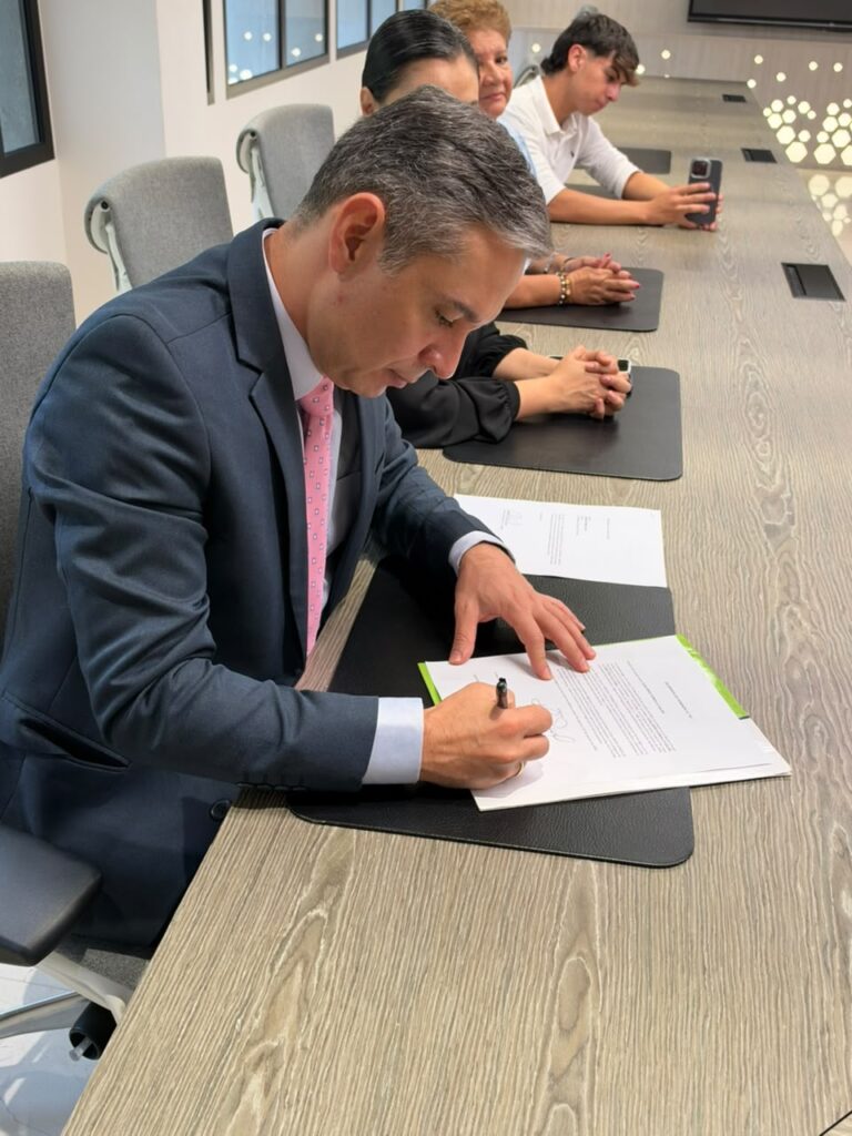 Posesión profesor Guillermo Gordillo como nuevo director cultural UIS
