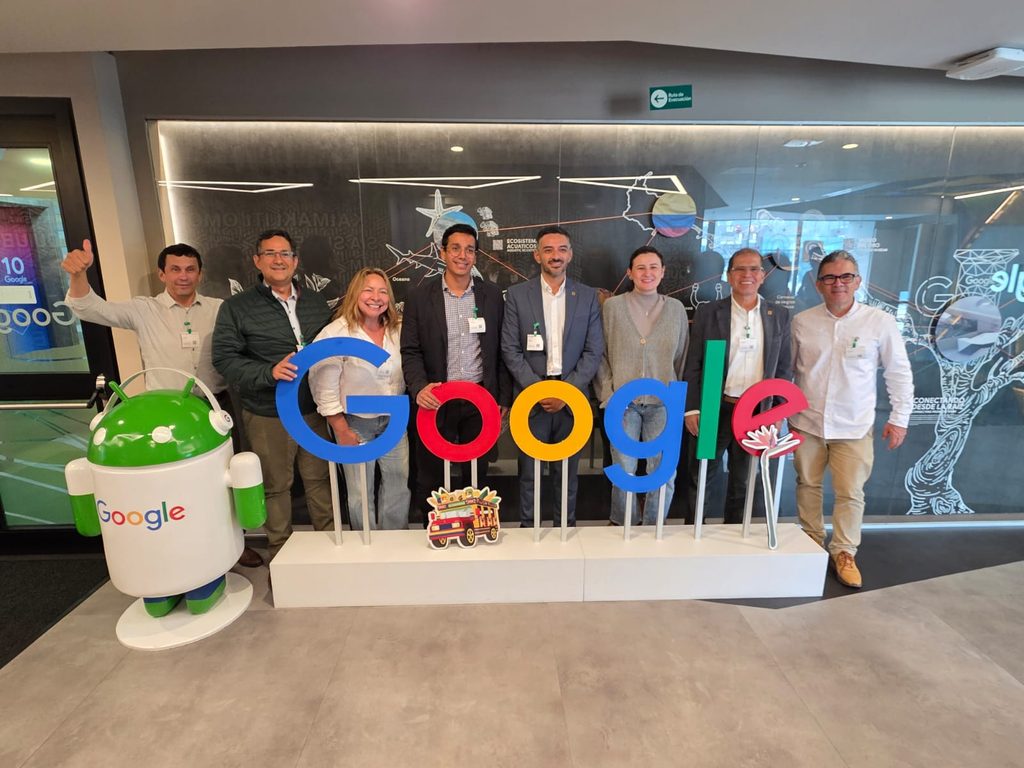 visita funcionarios UIS a Google